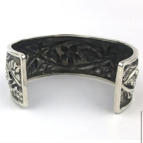 Silpada Vintage Repousse Floral
Sterling Silver Oxidized Floral Cuff Bracelet - Picture 5 of 8
